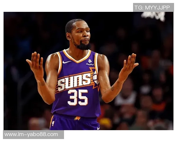 致敬老兵杜兰特近期表现出色场均38分钟贡献近30分助力球队奋勇向前 致敬老兵杜兰特近期表现出色场均38分钟贡献近30分助力球队奋勇向前