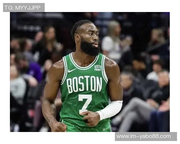 杰伦布朗狂砍42分展现超强火力次节独得18分助球队逆转局势